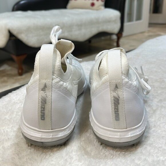 Mizuno Dominant Knit Women's Metal Fastpitch Softball Cleat - Picture 9 of 12